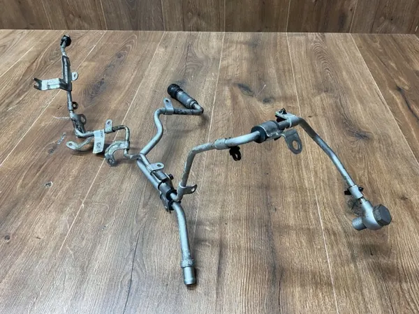 Tubo de aceite Land Rover OEM CK5Q6K621AE - Usado image 3