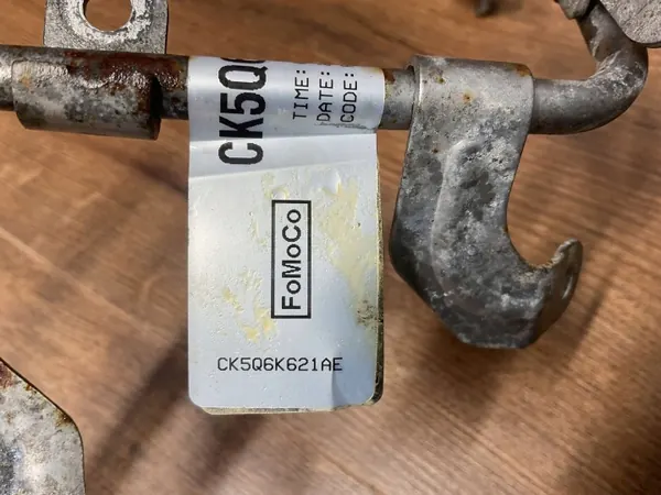 Tubo de aceite Land Rover OEM CK5Q6K621AE - Usado image 8