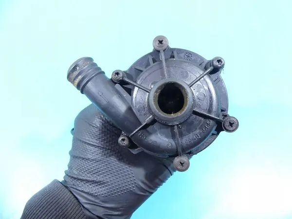 Vattenpump Mercedes W211 4.0 CDI A0005504883 image 2