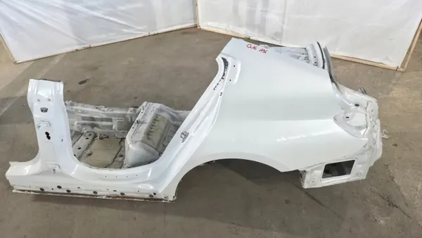 Panneau latéral arrière gauche BMW 8 G16 Gran Coupe OEM image 3