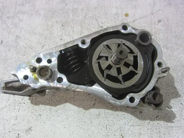 BMW Oljepump OEM 11417573748 för N52B30 motor image 6