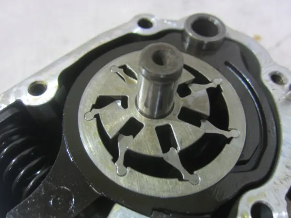 BMW Oljepump OEM 11417573748 för N52B30 motor image 7