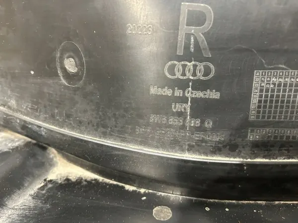 Audi A5 8W Etu Oikea Pyöränkaari OEM 8W6853888Q image 4
