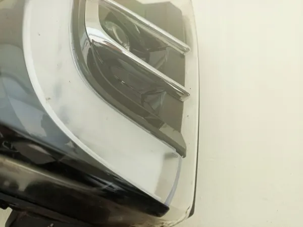 Tesla Model X 2016 Halogeeni LED DRL Oikea Etu 1034331-00-A image 6