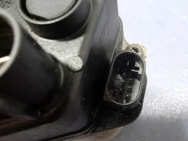 BMW 5 F11/F10 Sähköinen Ohjauslaatikko OEM 0273010247 image 6