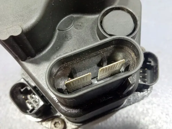 BMW 5 F11/F10 Sähköinen Ohjauslaatikko OEM 0273010247 image 7