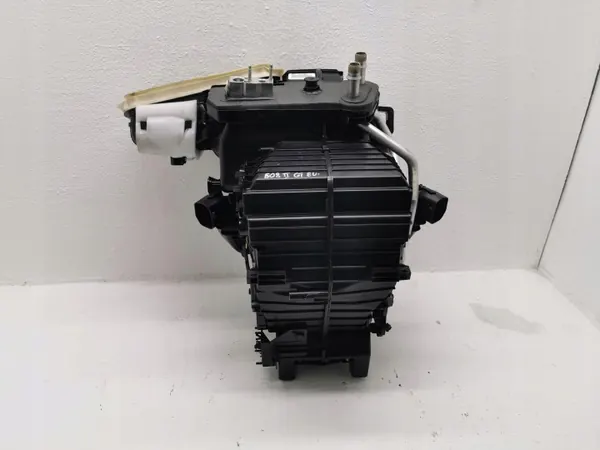 Radiateur complet OEM 9814010080 pour Peugeot 508 II image 2