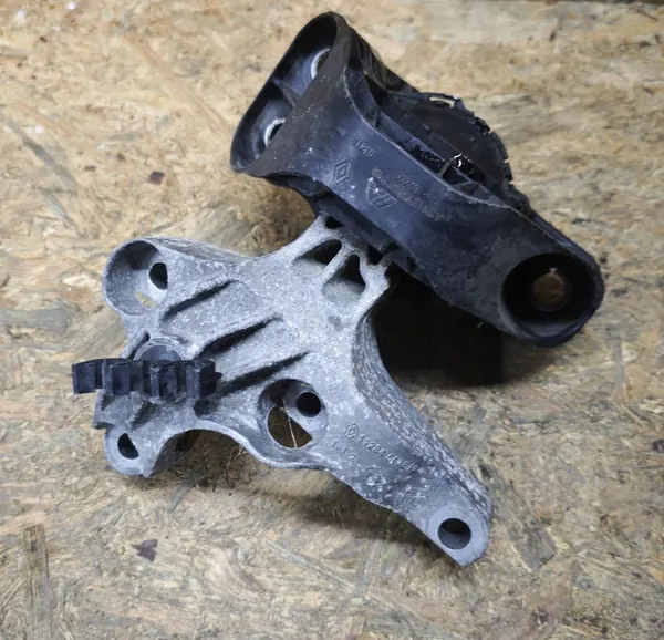 Supporto motore Renault Clio IV Captur Dacia Lodgy 1.5 DCI image 4