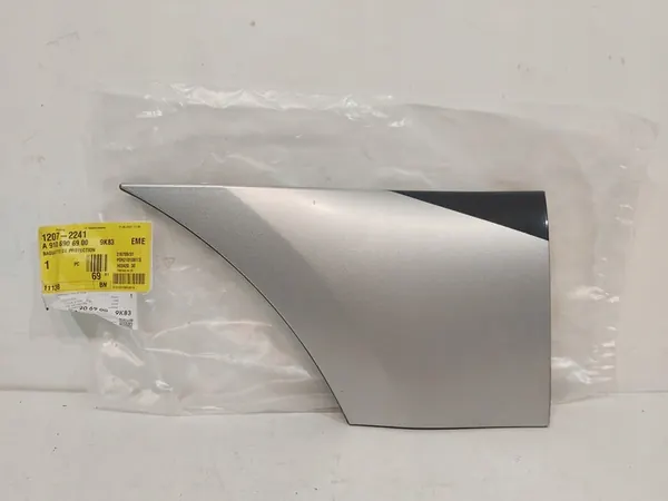 Garniture latérale Mercedes Sprinter W910 A9106906900 image 1