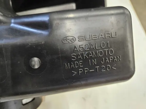 SUBARU OUTBACK V (BS) 2.0 D Carcaça do Filtro de Ar image 2