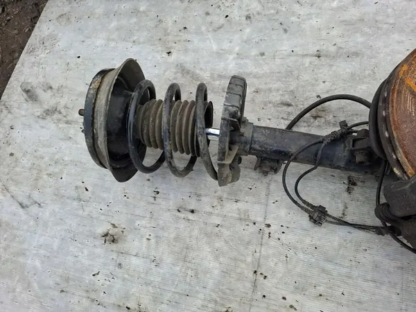 MERCEDES W203 2.7 CDI Ammortizzatore Anteriore Destro A2033201630 image 4