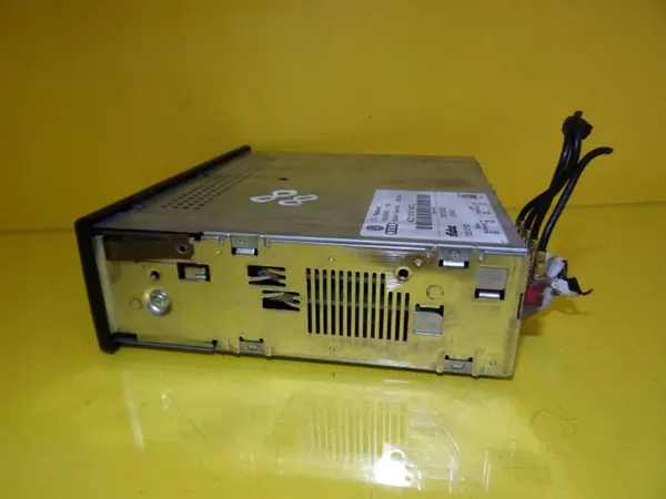 Módulo Sintonizador TV Audi OEM DRC10552 - Usado image 4