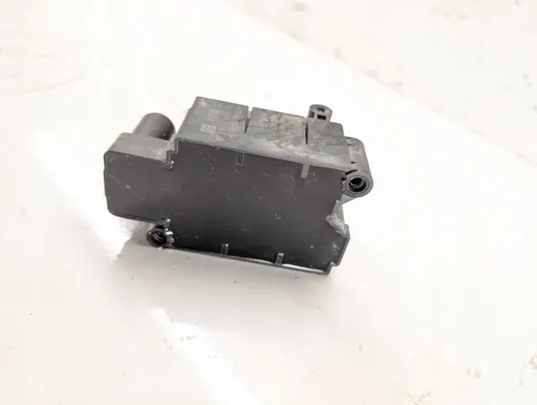 Distributeur d'air essieu arrière Audi A8 S8 D5 2019 OEM 4N0616013 image 4