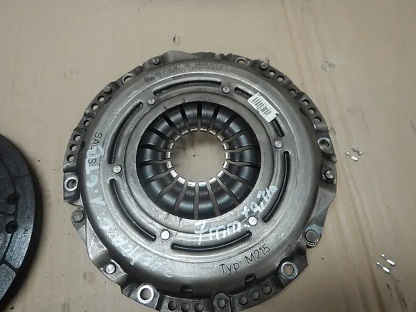 Kaksoismassaväkä + Levy + Painelevy Opel Astra J 1.6 T 55564555 image 2