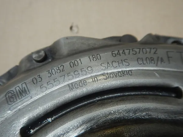 Kaksoismassaväkä + Levy + Painelevy Opel Astra J 1.6 T 55564555 image 3