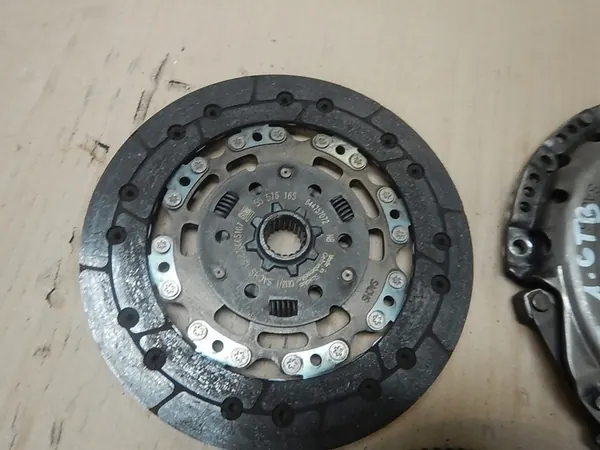 Kaksoismassaväkä + Levy + Painelevy Opel Astra J 1.6 T 55564555 image 4