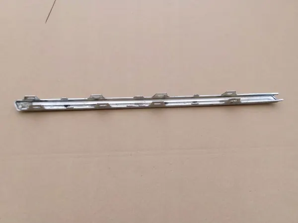 Oikea Kromilistat Takapuskurille VW Passat B6 06-10 image 2