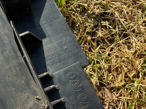 Begagnad Volvo kylarram OEM 31657366 - 40 chars image 3