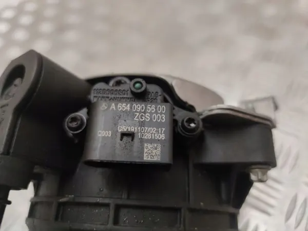 Mercedes-Benz bränslefilterhus OEM A6540905600 image 3