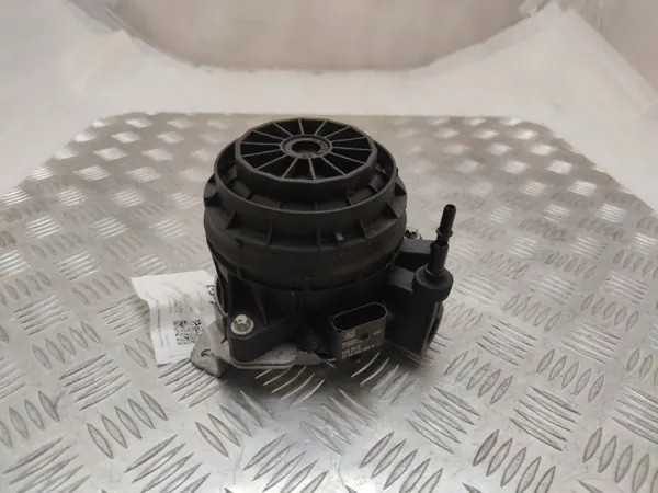 Mercedes-Benz bränslefilterhus OEM A6540905600 image 4