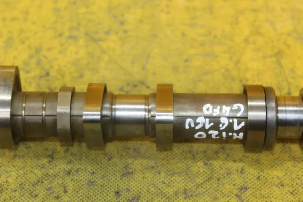 Gebrauchte Einlassnockenwelle für Hyundai i20 1.6 16V image 5