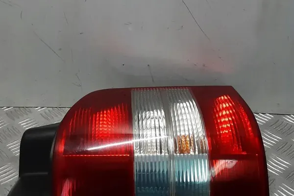 Luz trasera izquierda VW TRANSPORTER V (T5) 2013 image 2