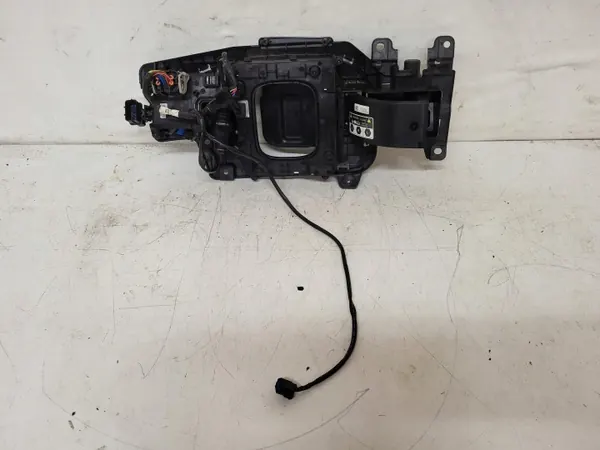 Hyundai Kona 21- Tapa de Toma de Carga Eléctrica OEM 86340-4KAA0 image 4