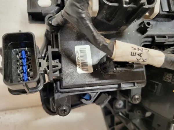 Hyundai Kona 21- Tapa de Toma de Carga Eléctrica OEM 86340-4KAA0 image 5