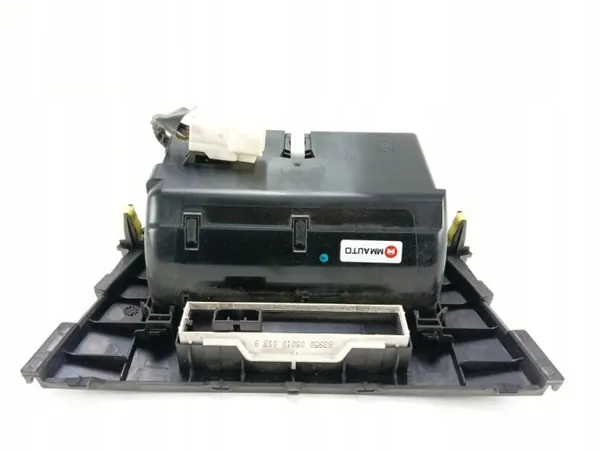 Toyota Asbak OEM 453230 voor Avensis T27 2009-2011 image 4