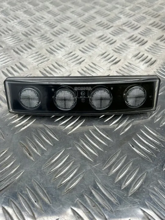 Lâmpada de contorno Scania R OEM 2035104 - Usada image 2