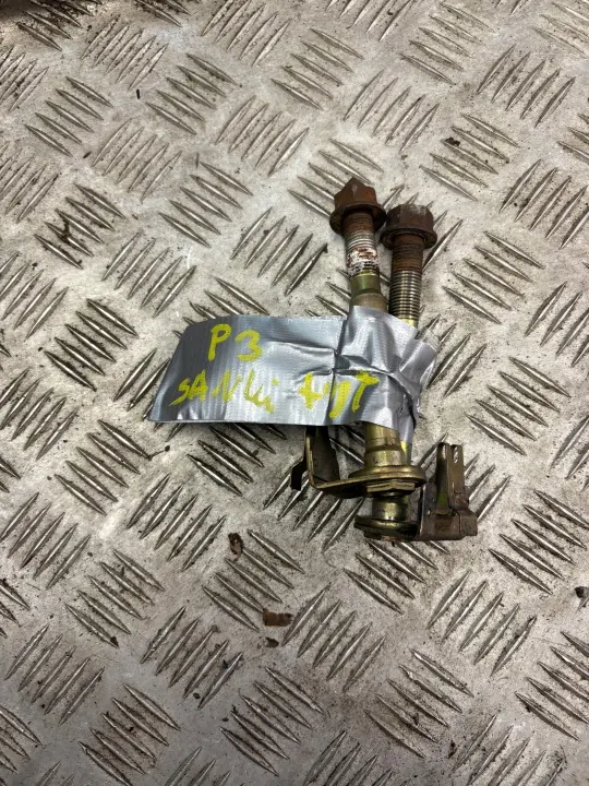 Tornillo Trasero de Trineo Mitsubishi Pajero III OEM image 2