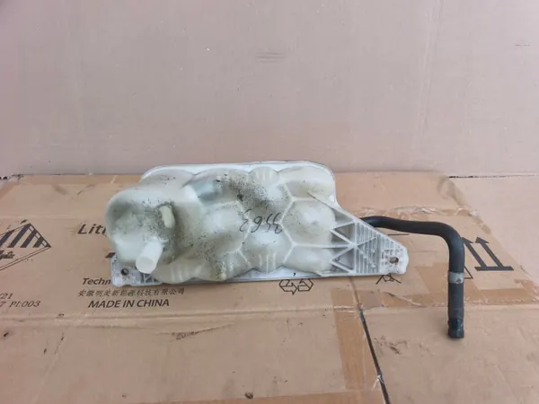 Laajennussäiliö OEM 21710-1KK0A Nissan Juke 2014 1.5 dCi image 4