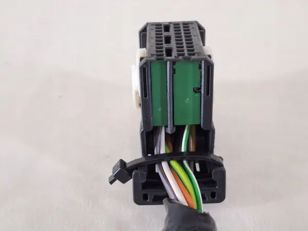 Airbag Controller Connector Toyota Proace City 2022 image 3