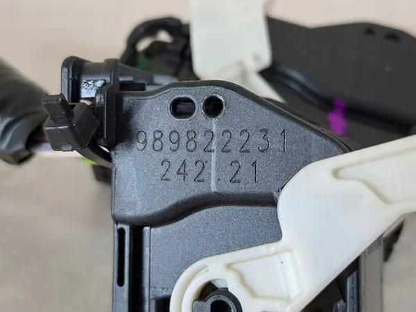 Airbag Controller Connector Toyota Proace City 2022 image 6