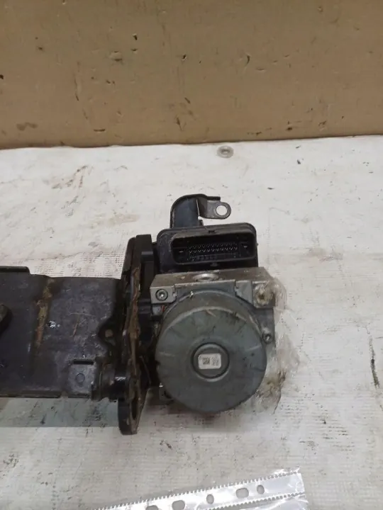 ABS-pumppu OEM 5Q0614517A Skoda Octavia III 2.0 TDI:lle image 3