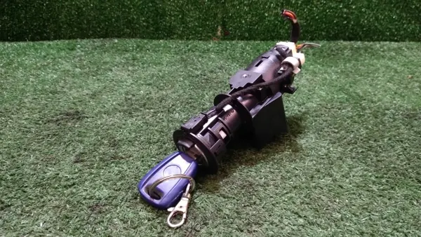 FIAT OEM Ignition Switch for Punto 2 FL - Used image 2