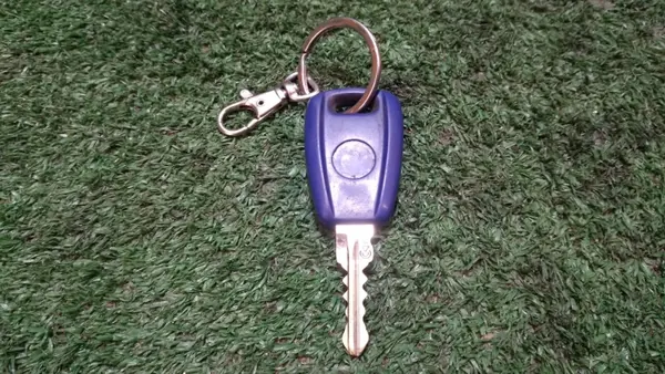 FIAT OEM Ignition Switch for Punto 2 FL - Used image 3