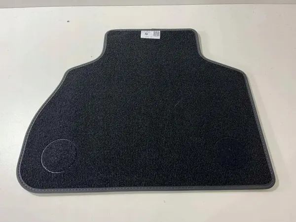 Tapetes auto BMW X7 G07 OEM 5A40B23 - Usado image 7
