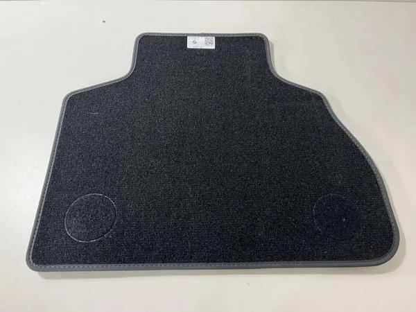 Tapetes auto BMW X7 G07 OEM 5A40B23 - Usado image 9