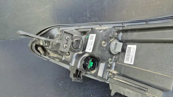 Faros Delantero Derecho Kia Sportage IV 2015- OE 92102-F1000 image 10