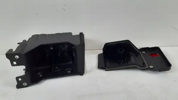 Volvo V60 II akun kansi OEM 31651454, 31651455 image 4
