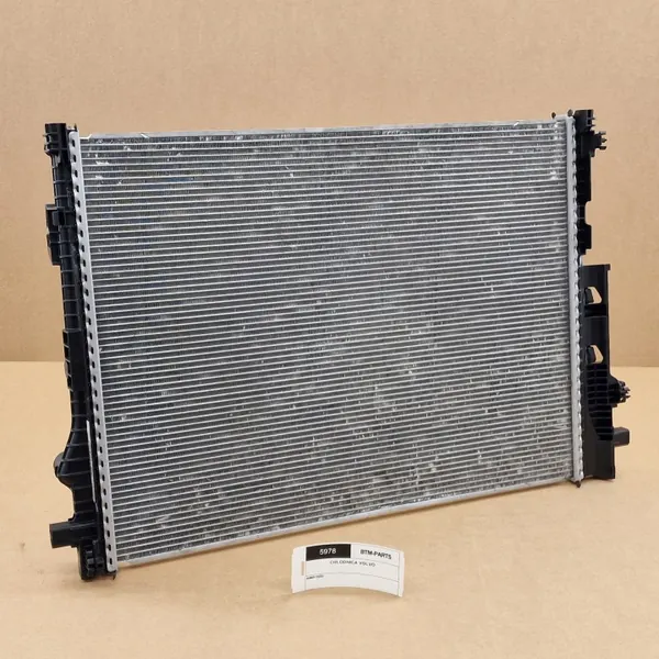 Radiateur d'eau OEM 32138766 pour Volvo XC60 II image 5