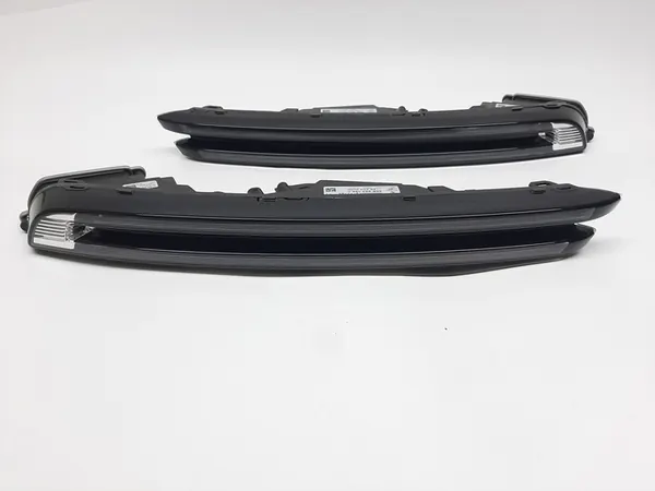 Lâmpadas DRL LED Halógenas Porsche Macan 95B Esquerda Direita 95B953055C 95B953056C image 2