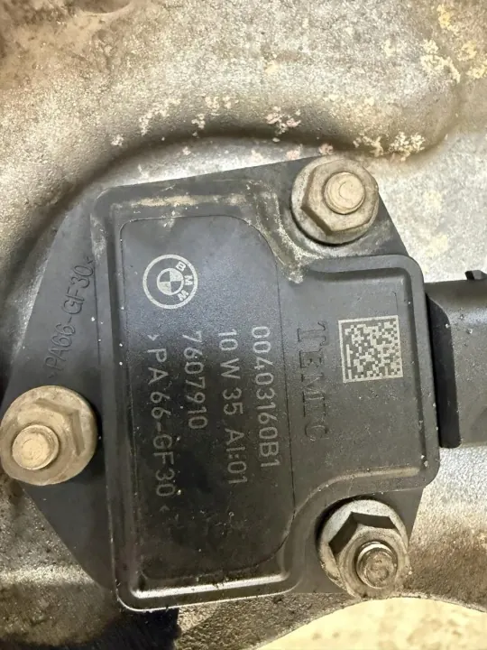 Cárter de aceite BMW OEM 7809122 para motor N47 2.0D image 5