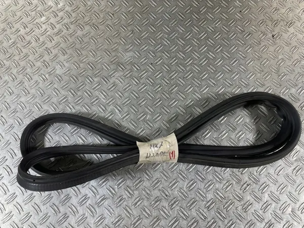 Junta de portón FORD FIESTA MK7 Pieza OEM image 2
