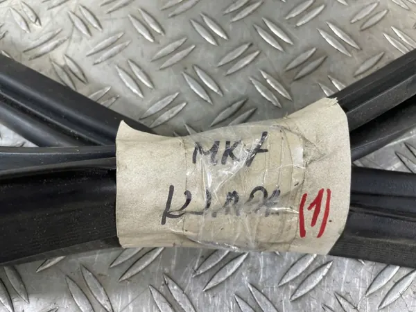 Junta de portón FORD FIESTA MK7 Pieza OEM image 3