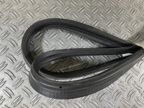 Junta de portón FORD FIESTA MK7 Pieza OEM image 4