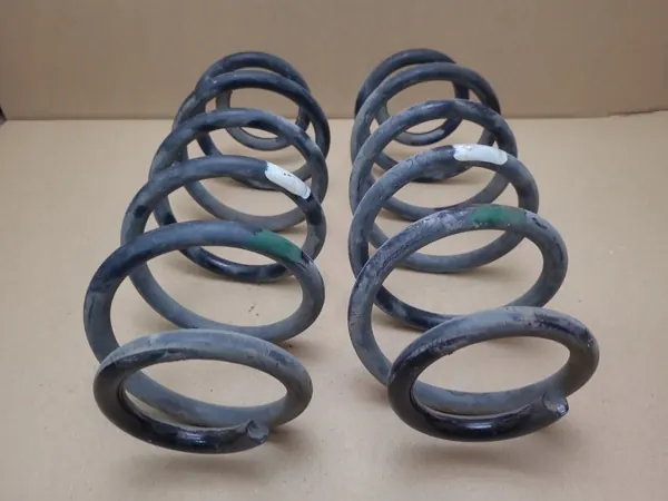 SKU24721 Achtervering Set voor Toyota Prius Plus 2012 image 3
