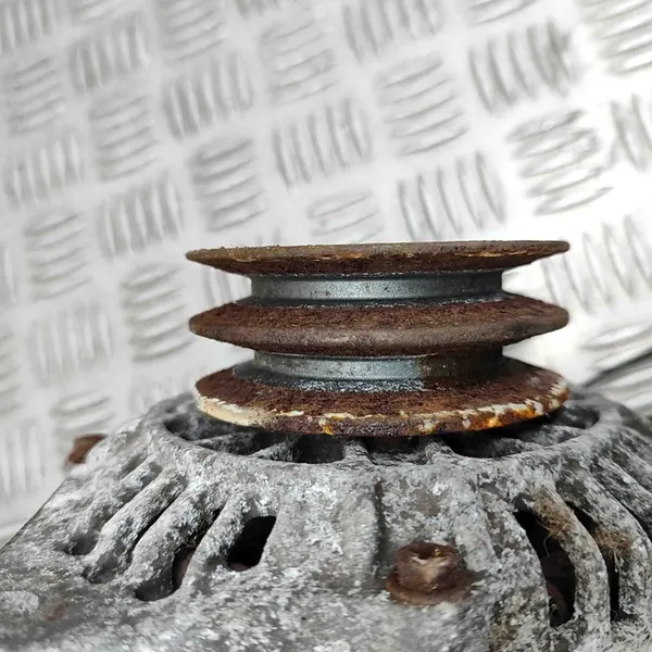 Nissan Patrol Y60 1991 Generaattori OEM 23100VB310 image 6