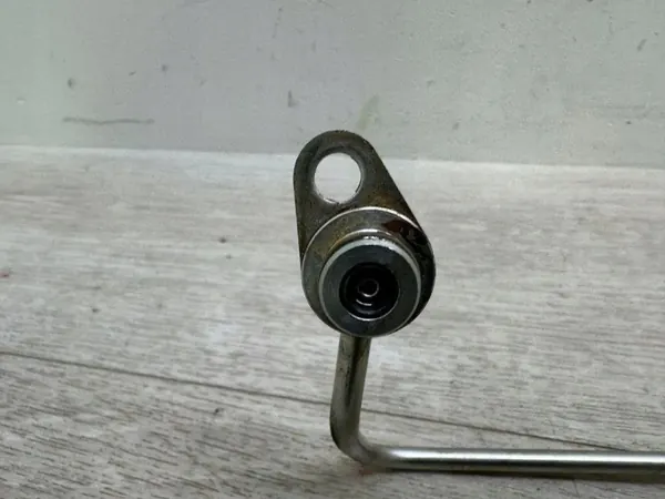Porsche Turbo-Ölleitung OEM 94610708730 - Gebraucht image 2